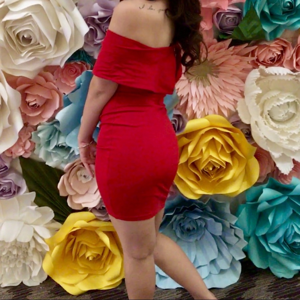 RED WINDSOR DRESS!!